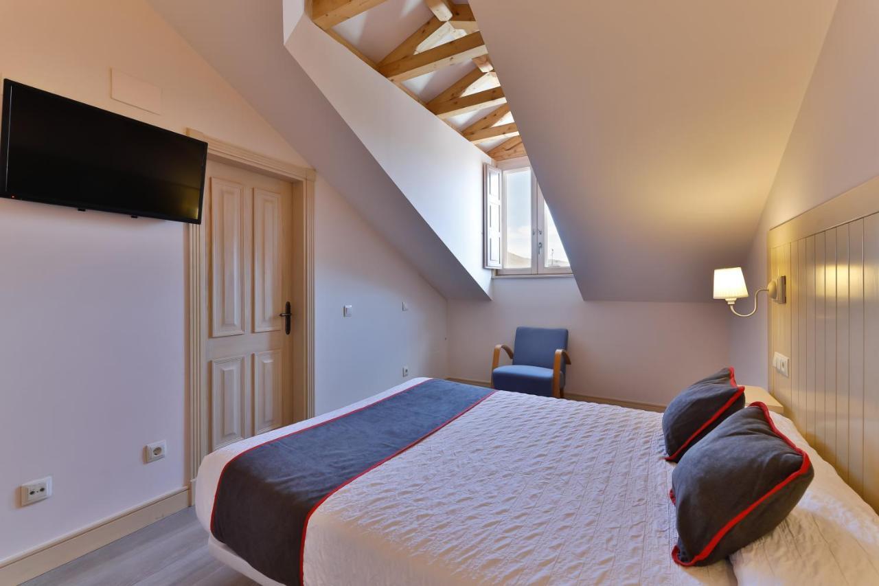Hostal La Chata By Vivere Stays San Ildefonso Eksteriør bilde